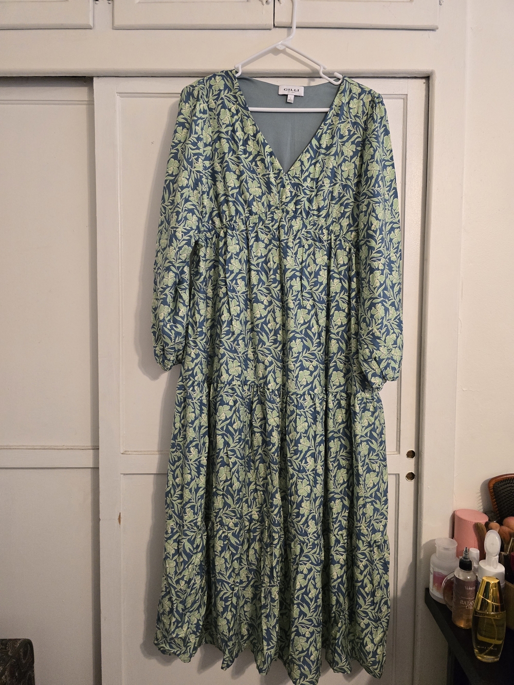 Gilli Blue and Light Green Floral V-Neck Tiered Maxi Dress